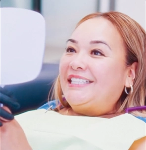 Especialistas en odontología estética en Paradise Dental Los Cabos para carillas y transformaciones de sonrisa.